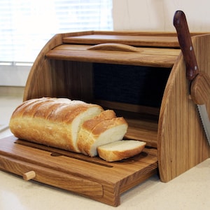 Panera funcional de madera de roble con tabla de cortar y soporte magnético para cuchillos, panera de estilo rústico para encimera, panera de madera única