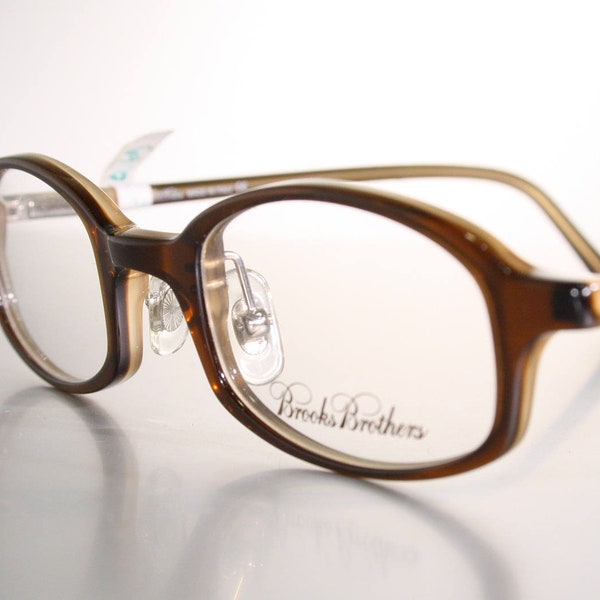 UNworn BROOKS BROTHERS Italien de haute qualité italienne Femme de haute qualité Petit plastique Brown Translucent Brown millésime fin des années 1990 Cadres de lunettes NOS avec tags