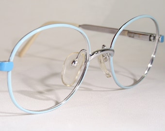 Lunettes de vue DIFFUSION vintage des années 1980 pour enfants, jamais portées, blanc chromé et bleu clair, montures optiques anciennes, nouvelles petites filles geek bohème chic rond