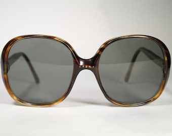 Sehr übergroße Vintage-Sonnenbrille aus den 1970er Jahren, dunkelschildkrötbraun mit mittelgrauen Gläsern, 'Greece-TH 280CA 05CA240'