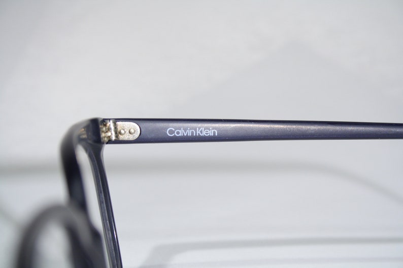 Début CALVIN KLEIN modèle CK 15 vintage des années 1980 des années 80 en plastique bleu foncé mat taille oversize moyenne grande monture de lunettes lunettes de vue image 9