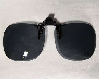 Vintage Polarized Made In USA Early 90's Gray Large Aviator Flip Up Polarized Clip-On Shades Sun Covers for Eyeglasses