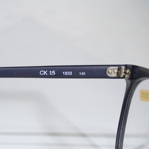 Début CALVIN KLEIN modèle CK 15 vintage des années 1980 des années 80 en plastique bleu foncé mat taille oversize moyenne grande monture de lunettes lunettes de vue image 6