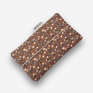 Sac pour téléphone portable en tissu | floral brun | Fabriqué sur mesure pour tous les modèles de téléphones portables, par exemple pour iPhone 15 pro max / Samsung Galaxy S20fe / S20 / S23 et bien plus encore.