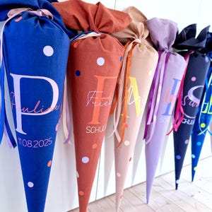 Cône d'école personnalisable - couleur assortie au cartable - pour garçons et filles - les couleurs peuvent être combinées librement - cône d'école souhaité