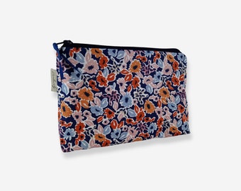 Cosmetic bag blue floral | water-repellent lining | perfect for your handbag