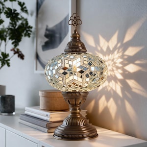 Biała turecka lampa stołowa mozaikowa