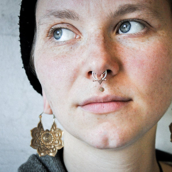 SEPTUM mit Mondelement - kleiner Ohrring - Kupfer und Silber - Tribal, Boho, Trance