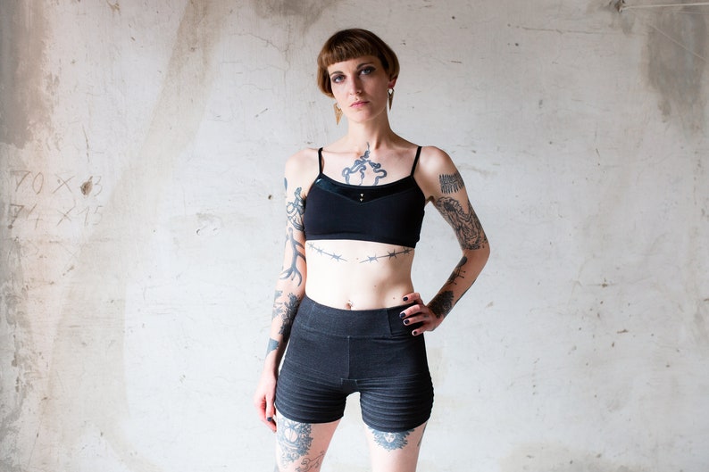 SHORT avec coutures Short Pants, Hot Pants, Yoga Shorts gris foncé image 2