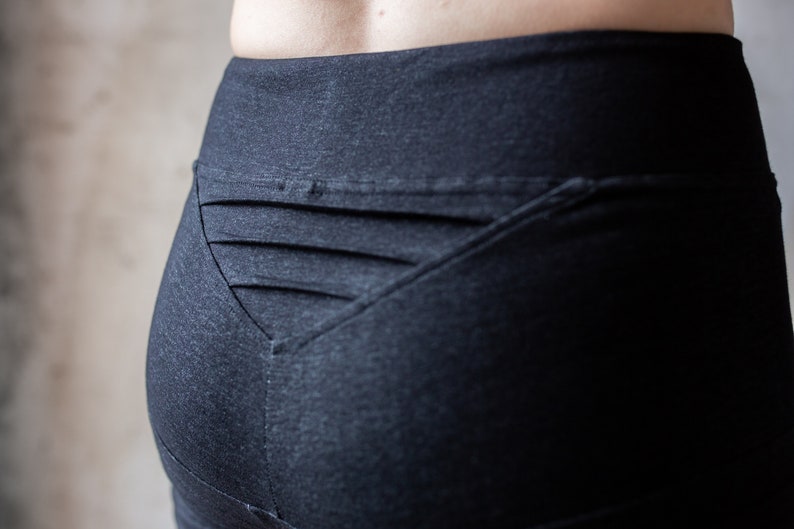 SHORT avec coutures Short Pants, Hot Pants, Yoga Shorts gris foncé image 4