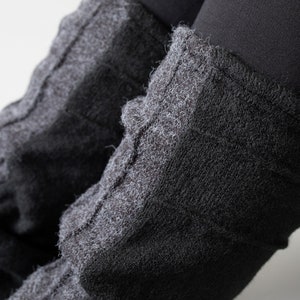 CUDDLY LEG WARMERS with Seam Structure black-gray image 6