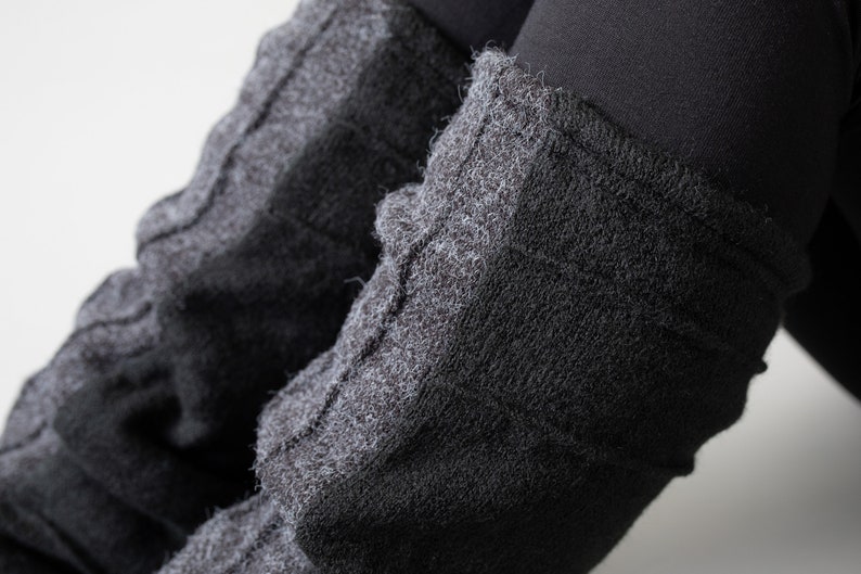 CUDDLY LEG WARMERS with Seam Structure black-gray image 6