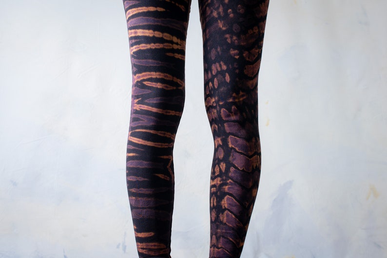 LEGGINGS look tigre et léopard batik, tie-dye unisexe noir-abricot-violet image 5