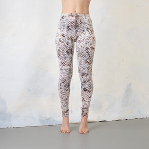 LEGGINGS with an abstract WAVE PATTERN - Underwater Look - terracotta