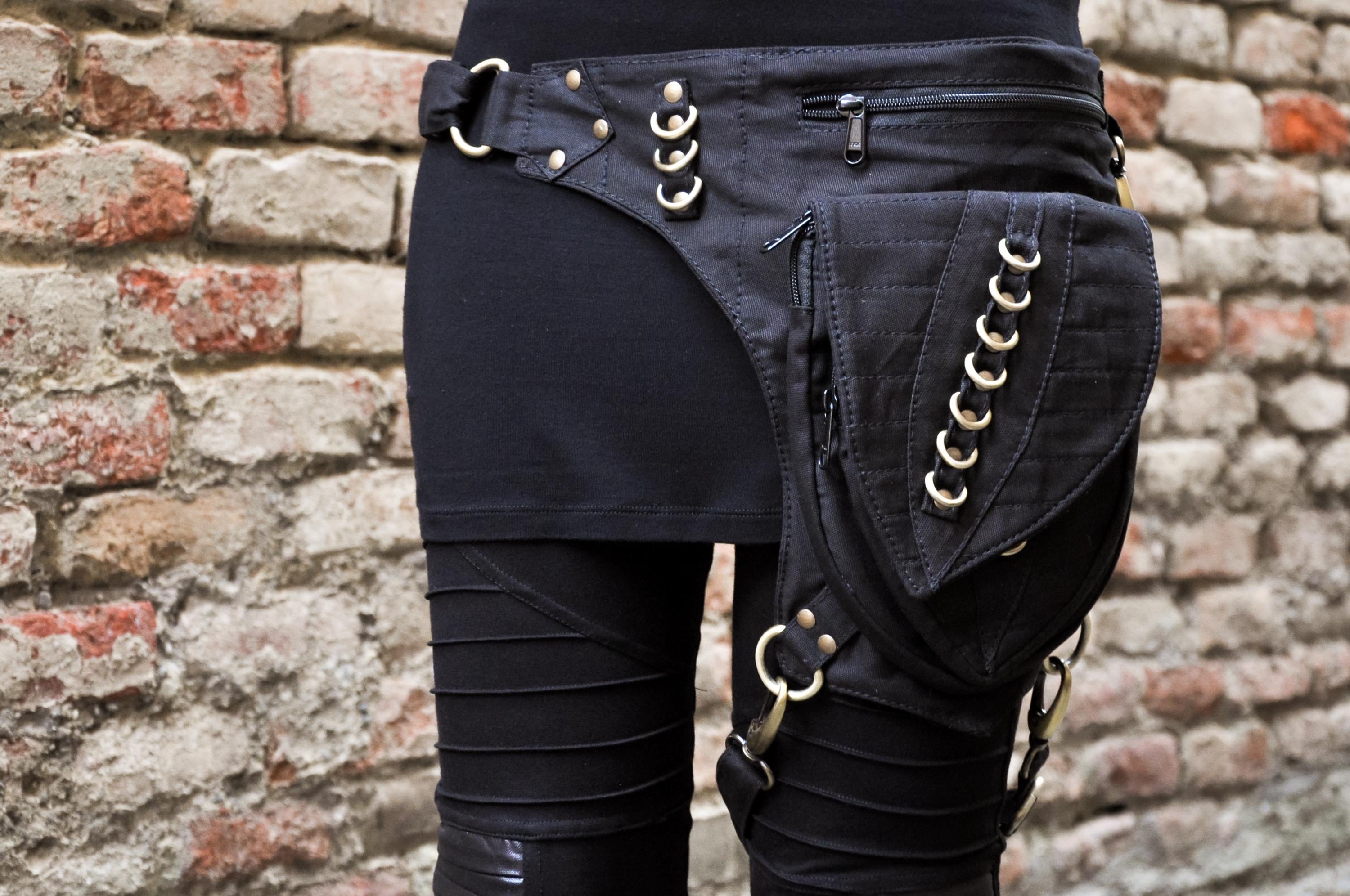 BELT BAG - with Leg Buckle - black