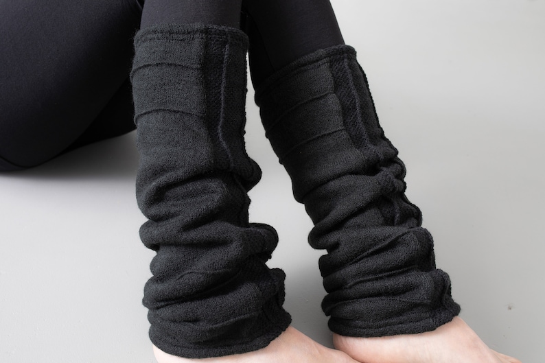 CUDDLY LEG WARMERS with Seam Structure black image 7