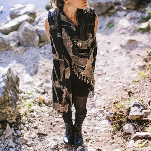 SARONG with ZIG-ZAG - Pattern / Pareo, Scarf, Shawl with Fringes - Batik, Tie-Dye - black-beige-gray