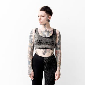 CROP TOP - Short Top - with an Abstract Filigree Pattern - Batik, Screen Printing - black-beige-gray
