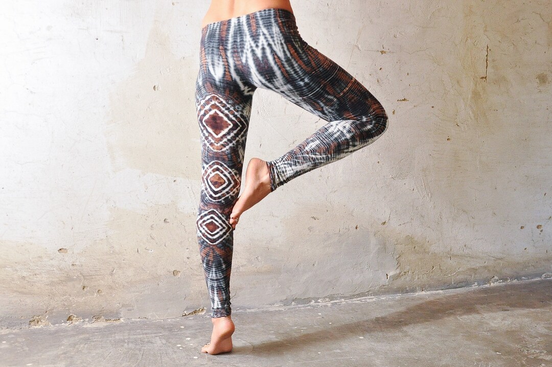 LEGGINGS With an Abstract Diamond Pattern Etsy