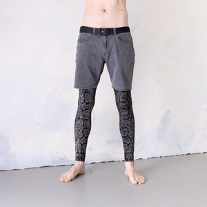 LEGGINGS with abstract snake pattern screen printing unisex black-gray-beige image 8