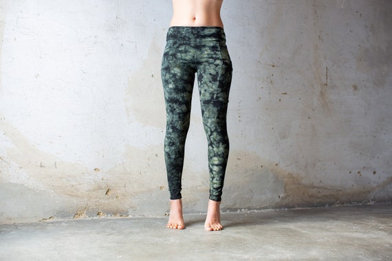 LEGGINGS With an Abstract Alligator Pattern Unisex Black-gray-beige 