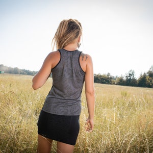 TANK TOP - slightly transparent, with a floral pattern - gray-black