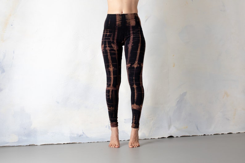 Leggings mit punky Kritzi-Kratzi Muster Siebdruck, Batik, Tie-Dye unisex braun-orange-apricot Bild 1