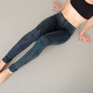 LEGGINGS with an abstract Alligator Pattern unisex blue-green image 9