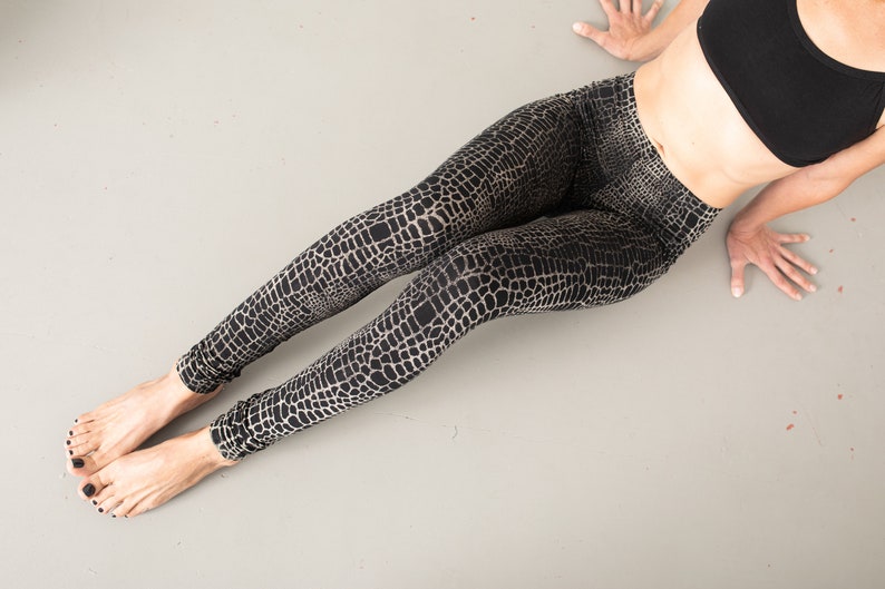 LEGGINGS with an abstract Alligator Pattern unisex black-gray-beige image 1