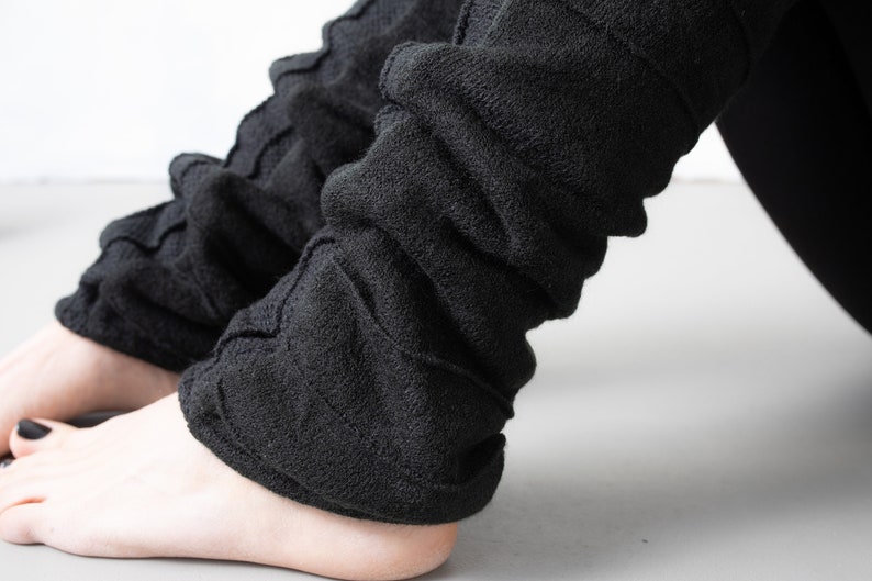 CUDDLY LEG WARMERS with Seam Structure black image 6