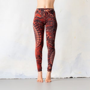 LEGGINGS mit abstraktem Blumenmuster Batik, Schnurbatik, Knüpfbatik, Tie-Dye unisex flashy red, hochrot Bild 2