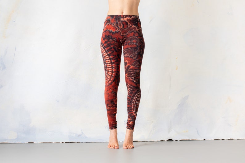 LEGGINGS mit abstraktem Blumenmuster Batik, Schnurbatik, Knüpfbatik, Tie-Dye unisex flashy red, hochrot Bild 2