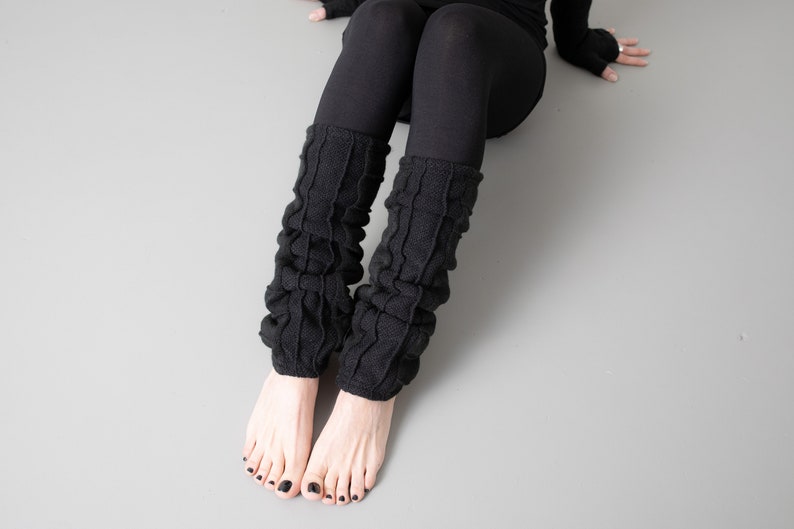 CUDDLY LEG WARMERS with Seam Structure black image 9
