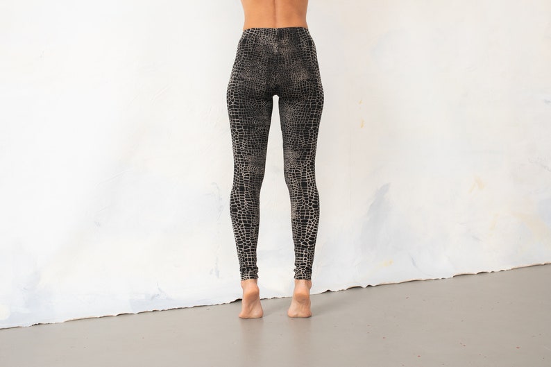 LEGGINGS with an abstract Alligator Pattern unisex black-gray-beige image 4