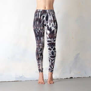 LEGGINGS mit abstrakten Rauten Batik, Schnurbatik, Knüpfbatik, Tie-Dye unisex schwarz-weiß-braun Bild 3