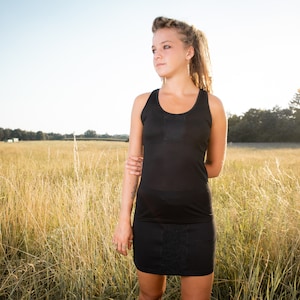TANK TOP - slightly transparent, with a filigree pattern - black