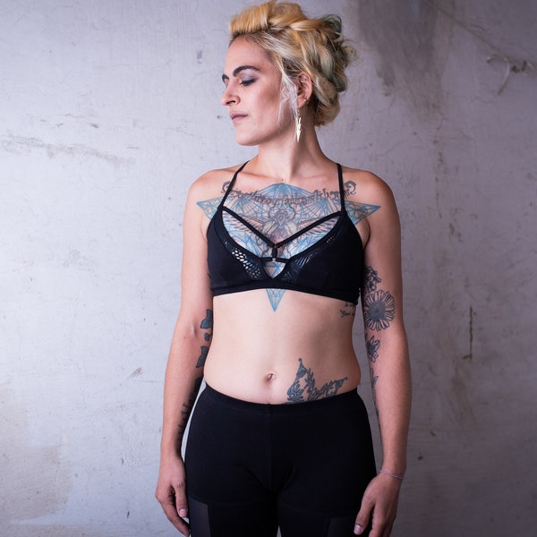 STRAPPY BRA - Bra Top, Bralette, Bustier, Yoga Top - with Lace - black