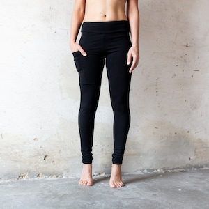 YOGA LEGGINGS leggings avec poche noir uni, noir profond image 1