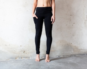 YOGA LEGGINGS - Leggings mit Tasche - einfarbig schwarz, tiefschwarz