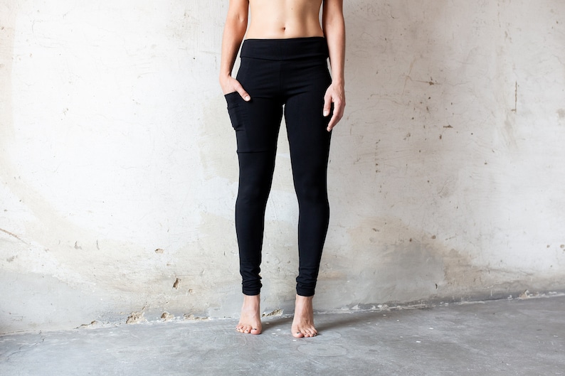 YOGA LEGGINGS leggings avec poche noir uni, noir profond image 1