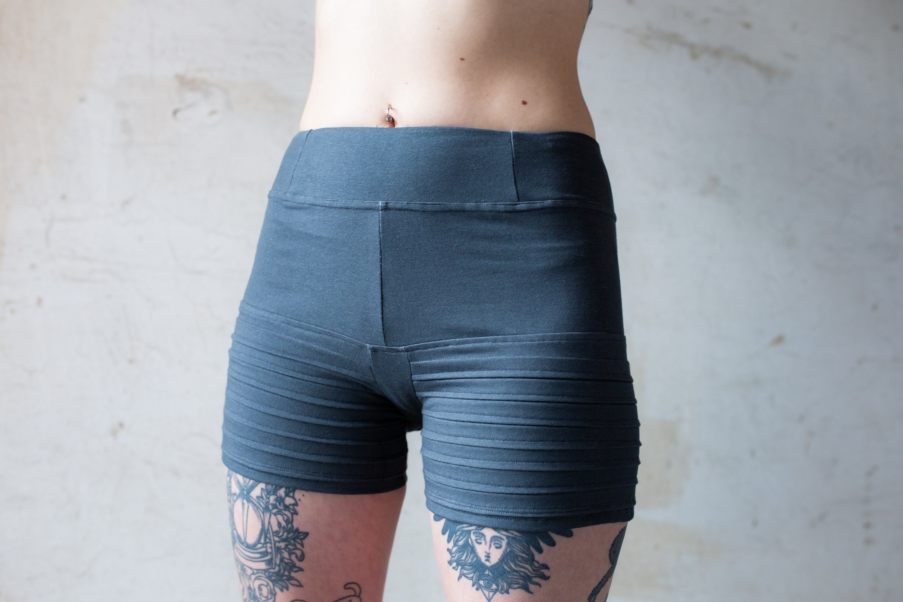 SHORTS With Seams Short Pants, Hot Pants, Yoga Shorts Light Gray