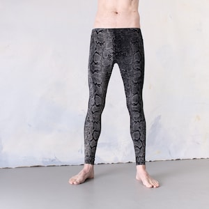 LEGGINGS with abstract snake pattern screen printing unisex black-gray-beige image 9