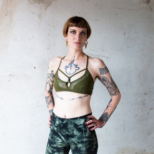 Sujetador STRAPY - top de sujetador, bralette, bustier, top de yoga - con encaje - verde oliva