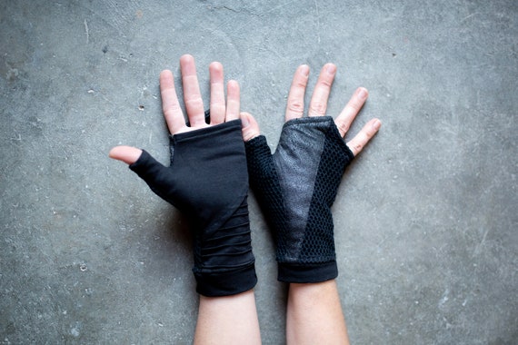 WRIST WARMERS in Net Look Arm Warmers, Hand Warmers, Fingerless Gloves With Artificial  Leather Unisex Black - Etsy