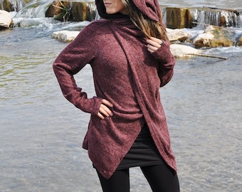 CARDIGAN HÜFTLANG - Strickjacke, Wickeljacke mit Wasserfallausschnitt und Daumenlöchern - mahagoni-schwarz