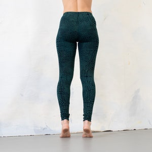 LEGGINGS with an abstract Alligator Pattern unisex blue-green image 3