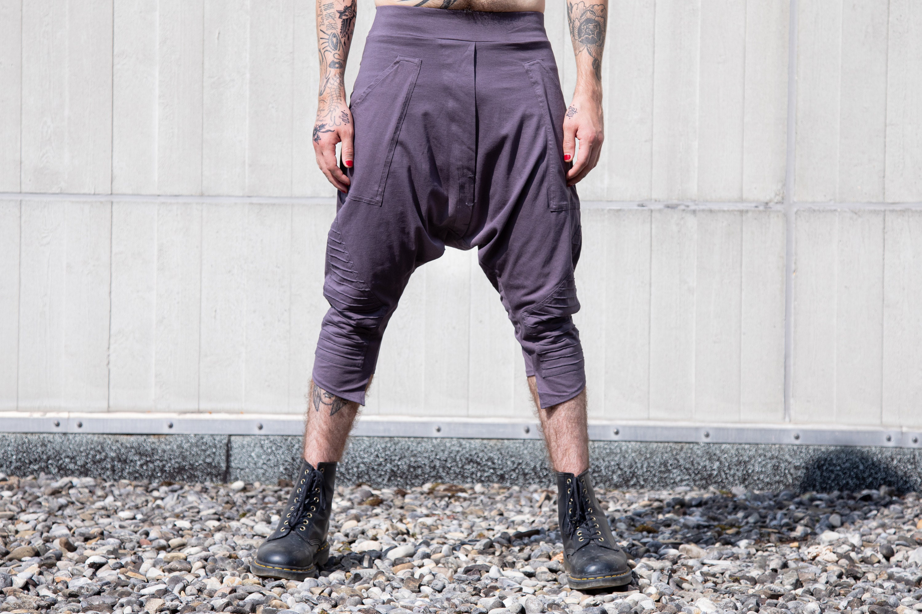 BAGGY PANTS - Overknee Shorts With Deep Crotch and Seam Structure