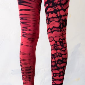 LEGGINGS mit Tiger und Leopardenoptik Batik, Tie-Dye unisex schwarz-rot-violett Bild 6