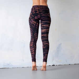 LEGGINGS look tigre et léopard batik, tie-dye unisexe noir-abricot-violet image 3