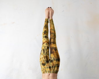 LEGGINGS con rombi astratti - batik, batik, batik annodato, tie-dye - unisex - beige cammello-marrone senape